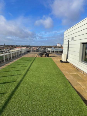 Relaxing 1-Bed Flat in Salford with Street Parking
